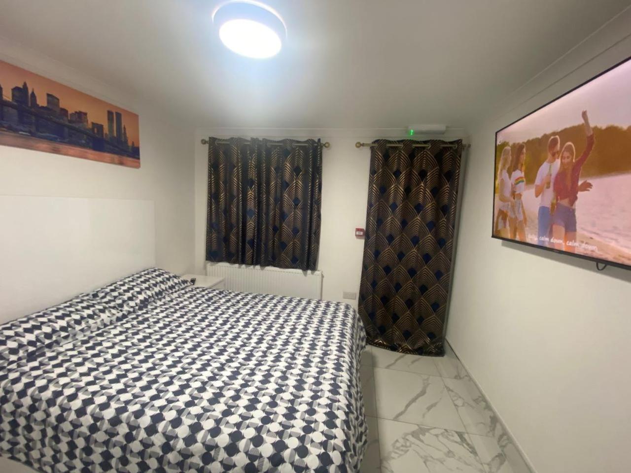 The Royal Boutique Oxford Lodge By London Sleep 6 海斯 外观 照片