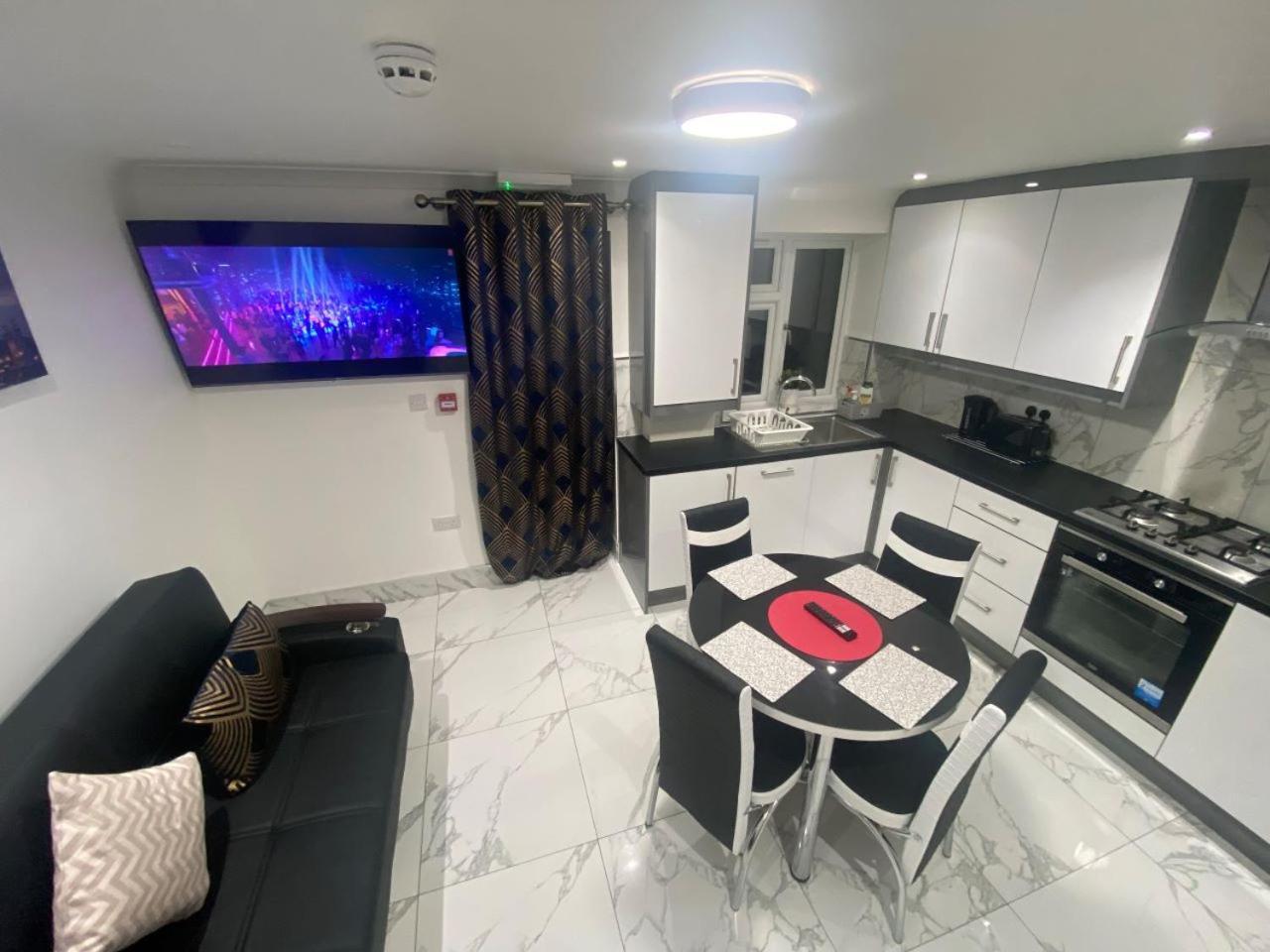 The Royal Boutique Oxford Lodge By London Sleep 6 海斯 外观 照片